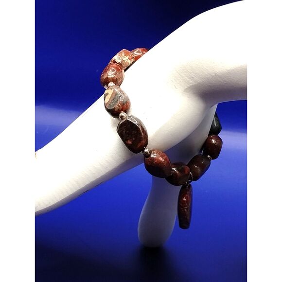 Red Brecciated Jasper Square Bracelet with a heart shaped charm - Picture 2 of 4